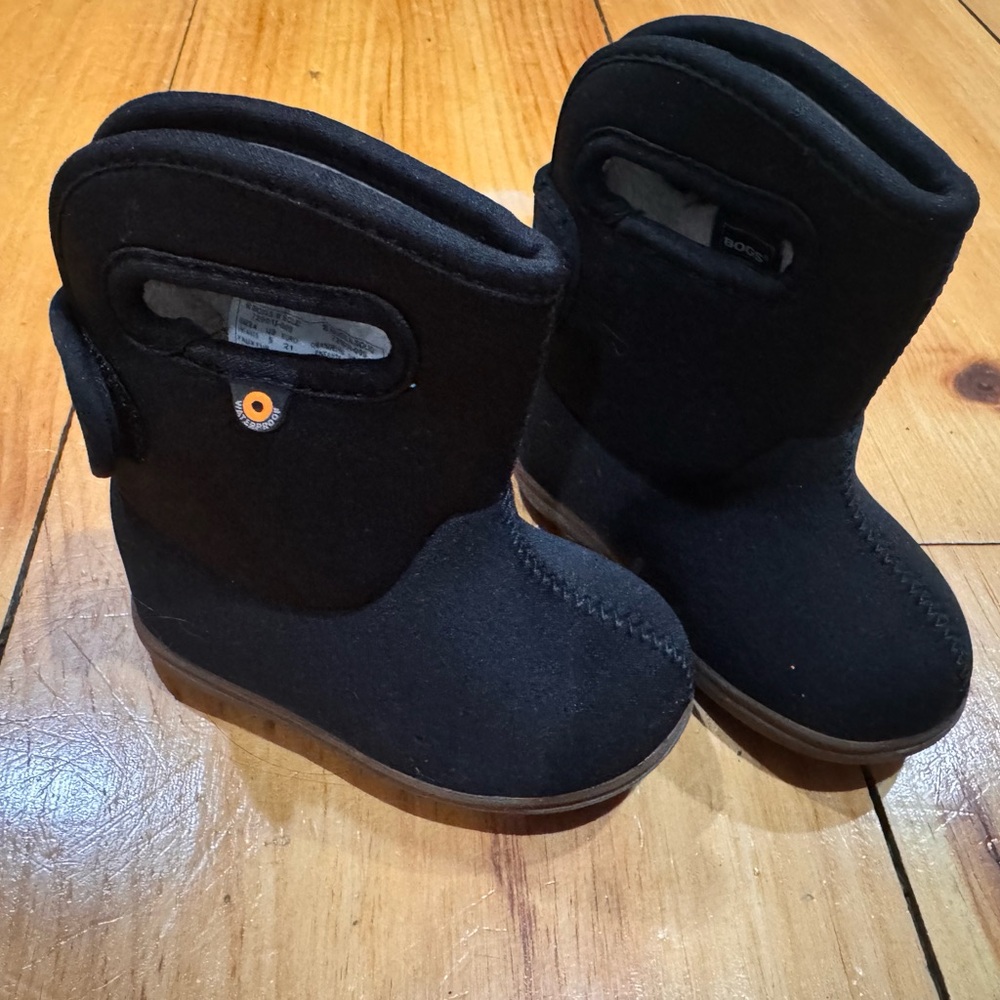Bogs Black Winter Boots